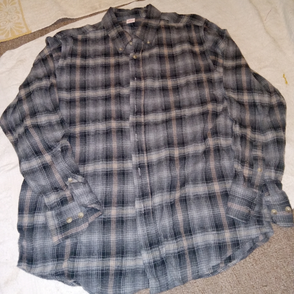 Open Trails flannel shirt in a medium. Black and gray plaid.